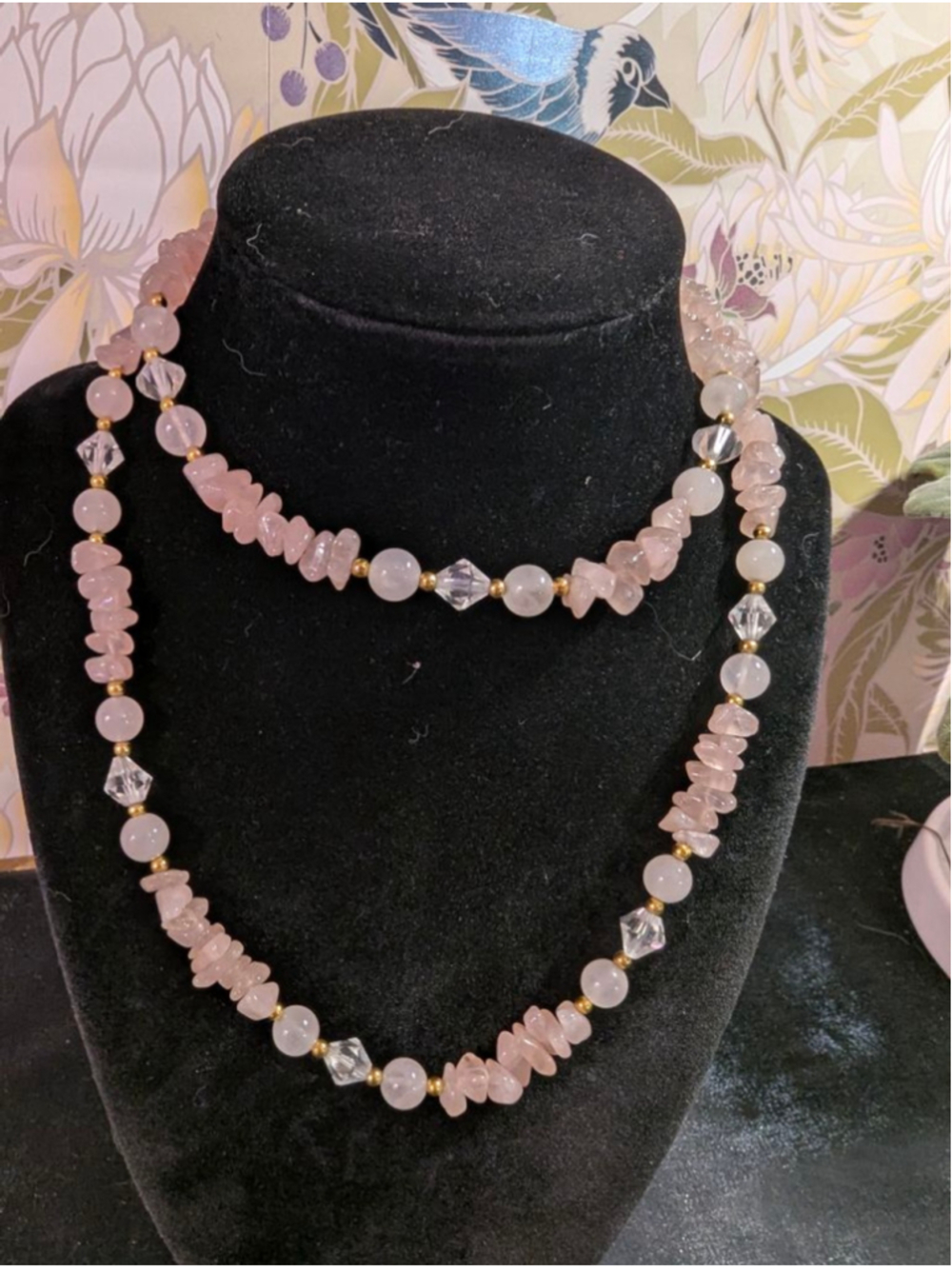 Women's Unbranded Necklace One Size Rose Quartz Gold Beaded